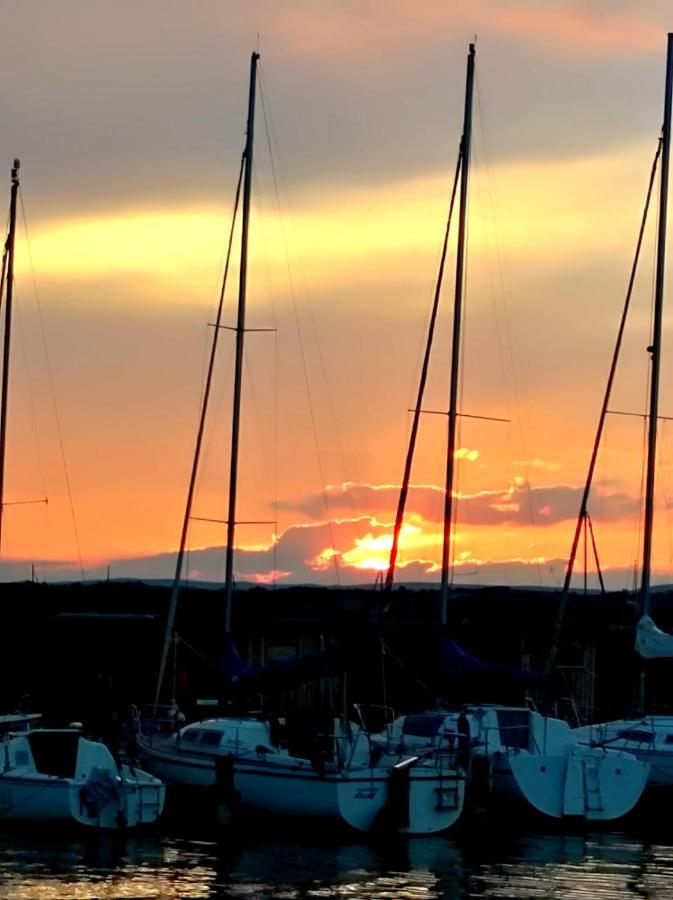 Pfahlbau Sunset II Toplage Inklusive Elektroboot Rust Exterior foto